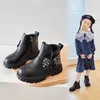 Botas Estilo de Inglaterra Todo fósforo Zapatos negros para niños Botas de tobillo para niñas Moda Otoño Botas con nudo de mariposa a cuadros para niñas F07263 L0824