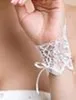 Nouveauté pas cher en Stock dentelle Appliques perles longueur de poignet sans doigts avec ruban gants de mariée accessoires de mariage ZZ