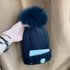 Designer Fox Hair Ball Cappello di alta qualità Cappello Fox Cotone Knitting Style UNISEX Adatto per uomini e donne