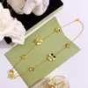 Ketten 2023 Trend Schmuck Halsketten für Frauen Gold Farbe Blumen Süße romantische Glück Clover Hochzeitsfeier Charms Zauber