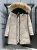 Kanada projektant kanadyjski zima damska damska damska długość długich rękawów zimno i wiatroodporna ciepła płaszcz z płaszczem 90% gęsi rozmiar s-