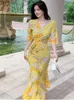 Festklänningar 2023 Summer Yellow Flower Print Chiffon Beach for Women Elegant Sexig V-Neck Female Lace Up Belt Holiday Dress