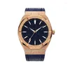 Montres-bracelets Matten Black Rich Style Bande de cuir Blue Star Dust Dial Hommes Montre givrée