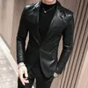 Nya faux läder män blazer lyx dubbel bröst pu manlig blazer mode broderi singel breasted smal fit man298o