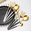 Set di stoviglie 24 pezzi/scatola Set di posate moderne Coltello in acciaio inossidabile Cucchiaio e forchetta Torta bistecca Accessori da cucina ecologici