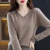 Kvinnors tröjor 100 ulltröja kvinnor puyuan grossist kort v-hals pullover fast färg ull stickad bas för hår
