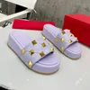 Femme Max Stud Sandales Pantoufles Plate-forme Spike Slides Mule Flatform Maxi Studs Slider Mode Fond Épais Tongs Casual Party