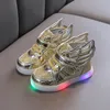 Sneakers Wings Buty dla dzieci moda wiosna jesienna blask migający but led dzieci w stylu koreańsko -chłopcy sportowi sportowi 230823