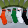 Tasarımcı Erkek Kadın Lüksler Çoraplar Beş Çift Luxe Spor Kış Kafesi Mektubu Baskılı Çorap Nakış Pamuklu Erkek Kadın Kutu