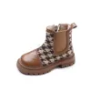 Boots Stylish Lattice Runway Shoes Black Brown Girls Plush Girls Winter Boots England Style Student Chelsea Boots for Children F10251 L0828