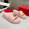 Femme Max Stud Sandales Pantoufles Plate-forme Spike Slides Mule Flatform Maxi Studs Slider Mode Fond Épais Tongs Casual Party