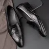 Elbise ayakkabıları erkek deri ayakkabılar cowhide iş ayakkabıları ilk katmanı sivri ayak parmağı moda platformu iş adamları loafers zapatos de vestir hombre 230824