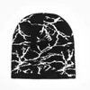 Beanie / Skull Caps Novos Gorros de Malha Chapéu Preto Branco Geometria Imprimir Inverno Quente Chapéus de Esqui Skullies Caps Soft Elastic Cap Sport Bonnet Homens Mulheres L0825