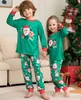 Familjsmatchande kläder Familj Matchande julpyjamas Xmas Green Pyjamas Santa Claus Print Pappa Mommy and Me Christmas Costume Dog Clothes 230825