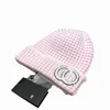 Designer Beanie Bonnet tricoté de luxe populaire hiver unisexe cachemire lettres en métal Casual Bonnet extérieur bonnets tricotés 4 couleurs très agréable