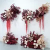 Fleurs décoratives rétro rouge profond Rose Eucalyptus plante vigne fleur rangée mariage toile de fond décor tenture murale Arrangement Floral événement fête
