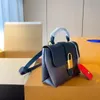 Bolsa de cabeça lock, muito tridimensional, com boa textura e durabilidade. A bolsa inteira é muito requintada