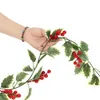 Fiori decorativi 1PC Simulato Bacca di Natale Rattan Artificiale Foglia di agrifoglio Vite Bacche rosse Piante di simulazione Ghirlanda Decorazioni per feste di Natale