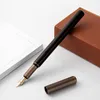 Vulpennen Retro metalen vulpen 0,5 mm Vintage houten schrijfpennen voor studenten Kunst kalligrafie pennen Relatiegeschenken Kantoorbenodigdheden 230825