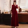 Etnische kleding Parel Velours Chinese bruiloftsjurk Bordeaux geplooid Celebrity-avond Banketjurk Sexy Cheongsam Mandarijnkraag