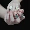 Bandringar vintage orm ring för män kvinnor mode utsökta punk svart vit skallernake par ring gotiska lyx smycken gåva 230824