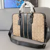 Aktetas designer tas Luxe laptoptas Effen kleur lettermetalen Ontwerp Grote capaciteit Leren aktetas herentas Kerstlevering Stofzak 5 kleuren mooi