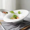 Bulaşık tabakları Düzensiz şekil seramik atıştırmalık tatlısı tepsisi restoran düz renkli sofra makarna biftek salata kaseleri 230825