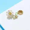 Brooches Fashion Cubic Zirconia Small Little Daisy Brooch Charm Luxury Ladies Flower Banquet Accessories Gift Jewelry