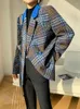 Abiti da donna Blazer di lana Cappotti scozzesi blu 2023 Autunno Inverno Vintage Patchwork Tweed Velluto a coste Giacca a quadri Wild Lady Outwear