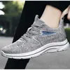 Chaussures grises pour femmes 2022, nouvelles chaussures de commerce extérieur transfrontalier pour femmes, vente en gros, version coréenne, chaussures de course respirantes, baskets de couple à fond souple