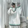 Herrtröjor preppy stil tröja v-hals unisex koreanska kläder lösa höst mode manlig casual svart vit stickade tröjor