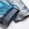 Mens Jeans män trycker på streetwear bokstäver Lightning målade stretch denim byxor vintage blå rippade knappar fluga smalare byxor 230824