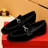 Italiaanse modeontwerper Heren Casual Handgemaakte lederen schoenen slip op Business Luxe Jurk Pak Heren Schoen Zapatos Mujer Geschenken Heren Maat 38-46