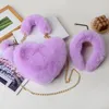 Sacs de soirée Sac à main en forme de coeur en peluche à la mode pour femme bandoulière chaîne de laine artificielle coeur de pêche amour mignon portefeuille sac à bandoulière