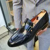 Klädskor svarta män loafers skor mönster män klänning sheos runda tå bröllop män skor zapatos de vestir hombre 230824