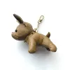 2023 KeyChain Bulldog nyckelkedja Brown Flower Leather Men Kvinnor Handväskor Väskor Bagage Tillbehör Älskare Bil Pendant 7 Färger