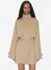 Kvinnors trenchockar Designer Retro Solid Color Fake Two Cape Lace-Up Long Trench Coat Women's Autumn Fashion Luxury All-In-One Jacket Top 230824