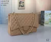 2023 Fragrant Granny CF cuir ciré à l'huile sac postier en cuir verni brillant sac pour femme sac carré à chaîne sac en cuir laqué cuit au four pour femme sac parfumé multicolore uni