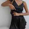 Vêtements de nuit pour femmes Summer Satin Spaghetti Strap Vêtements de nuit sexy Shorts fendus Ensembles femme 2 pièces Costume à la maison Vêtements de nuit Pyjamas pour femmes