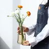 花瓶クリアガラス花瓶カウンタートップデスクトップ装飾ボトルホームデコレーション家庭用品モダンなシンプルさ