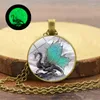 Pendant Necklaces Luminou Dragon Pattern Necklace Classic 3 Colors Chain Glass Alloy Glowing Men Charm Jewelry Accesories