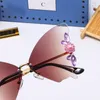 Womens Designer Sunglasses Luxury Rimless Rimless Butterfly Lenses Adumbral Fashion Catwalk Antireflection Polarizing Gradient Sunnies UV400