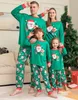 Familjsmatchande kläder Familj Matchande julpyjamas Xmas Green Pyjamas Santa Claus Print Pappa Mommy and Me Christmas Costume Dog Clothes 230825