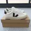 2023 Nouvelles femmes Baskets Chaussures Hommes Classique Blanc Unisexe Mode Couples Style Hommes S Chaussure