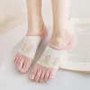 Chaussettes japonaises à cinq doigts en Silicone pour femmes, talon antidérapant, Style collège, douce fille, bout fendu, bateau Invisible