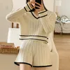 Kvinnors spårvagnar Clothland Kvinnor Elegant Knittande tröja Shorts Suit Knitwear V Neck Long Sleeve Pullover Mini Chic Two Piece Set Ta180