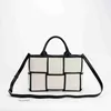 Женщины Venata Prow Cassette Ploudge Bottega Small Bag White Designer Black Fashion One Canvas 2024 Straddle Lady Square Bags nxr6