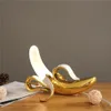 Oggetti decorativi Figurine Lampada da tavolo Italia Banana Scrivania Luci notturne Led Camera da letto Comodino Soggiorno Vetro Modern Home Decor Apparecchi di illuminazione 230824