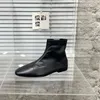 Botas cortas de tacón bajo y manga, botas desnudas, diseñador principal cuadrado pequeño, elegante y sencillo, novedad de 2023