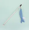 Plush Blue Whale Cat Wand Toys With Bell Kitten Fishes Teaser Sticks Chew Interactive Wood Fishing Rod Plush Pet Plaything Present Idéer